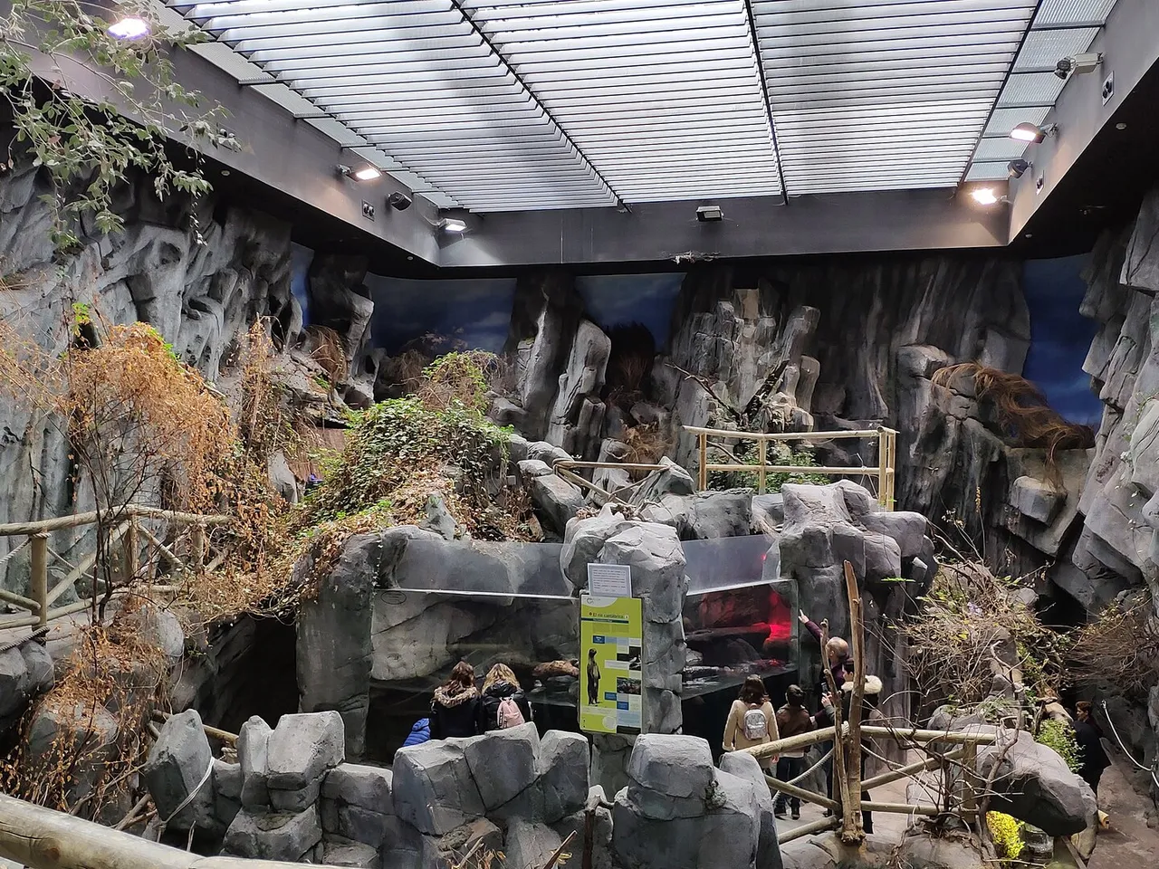 Interior del Acuario de Gijón