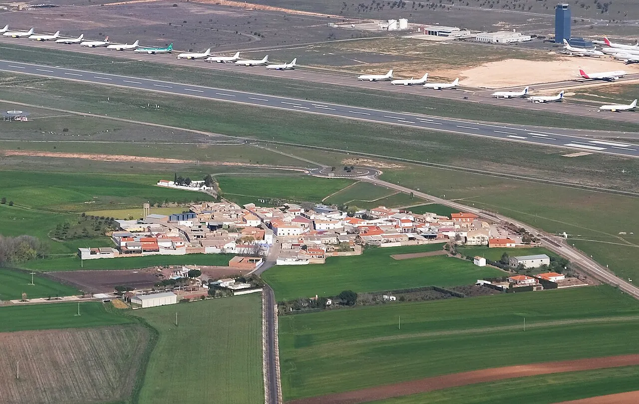 Aviones aparcados en el aeropuerto de Ciudad Real