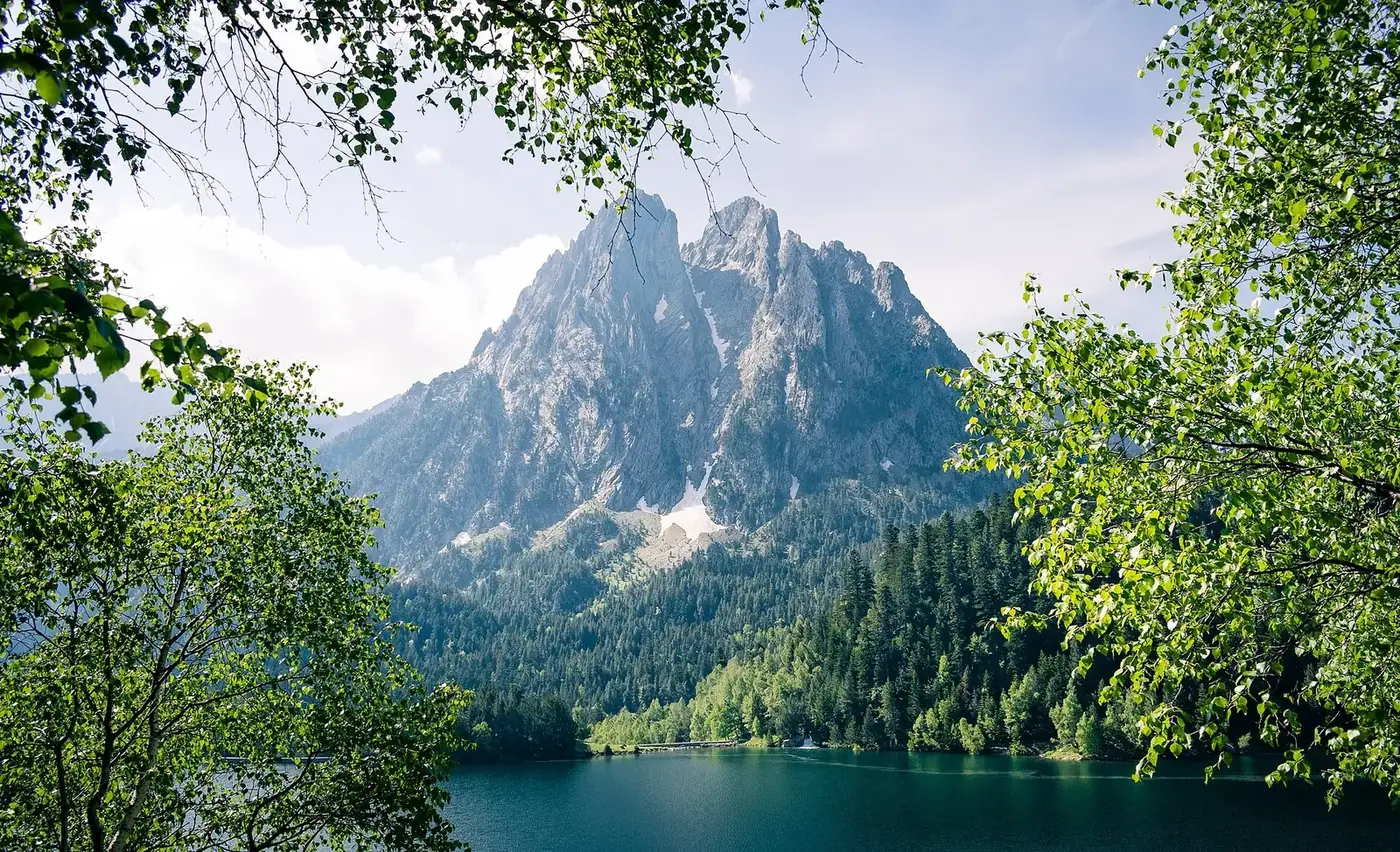 Aigüestortes y el Estany de Sant Maurici: el parque de los 200 lagos, Els Encantats y cómo llegar en taxi 4x4