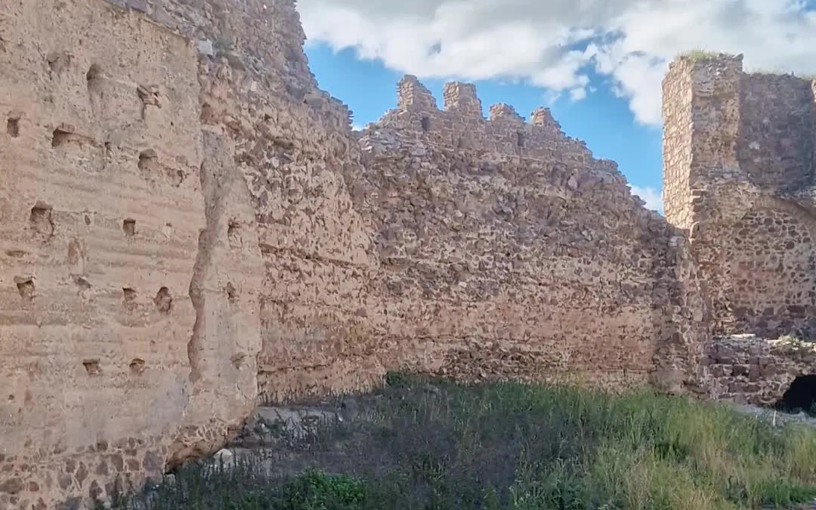 Castillo de Almonacid de Toledo: ruinas, historia y vistas de 360 grados