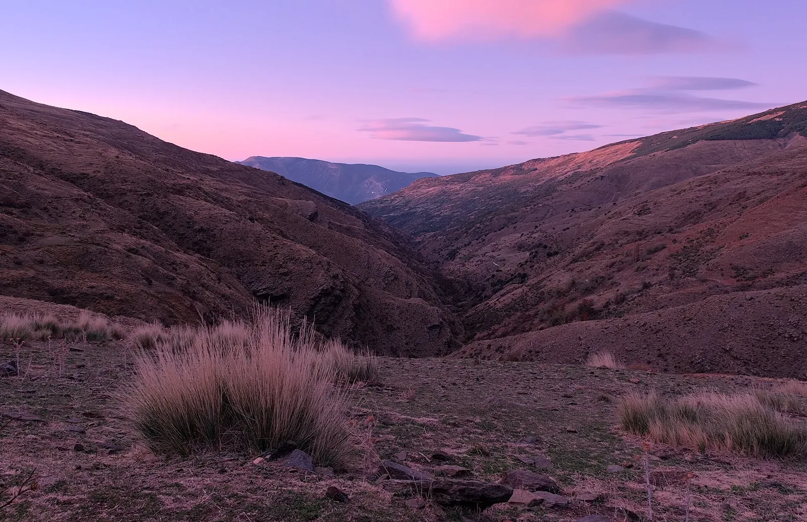 Atardecer en las cumbres de Sierra Nevada sobre Capileira