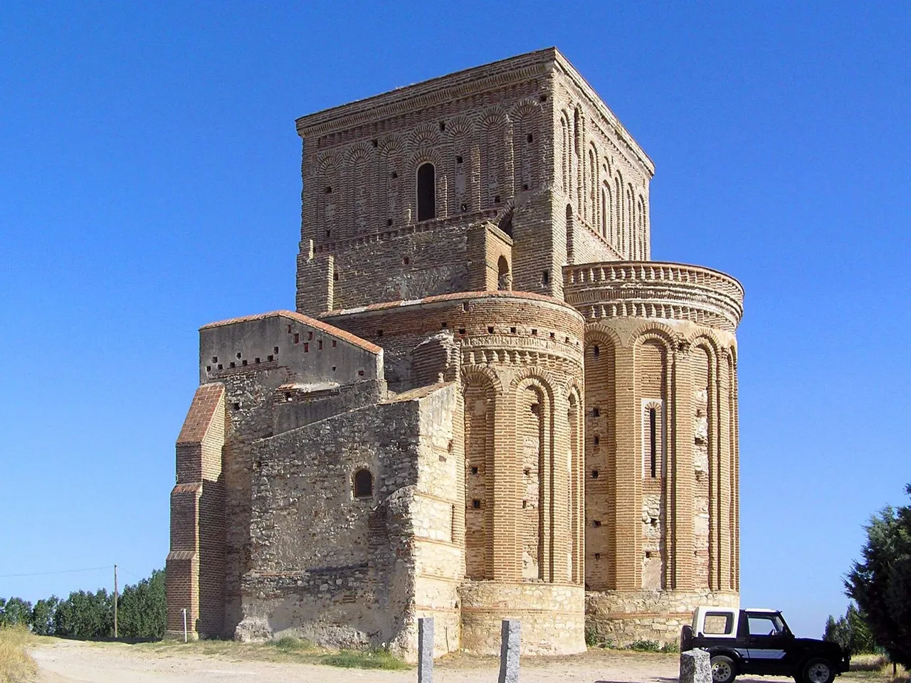 Ruinas y ábside de La Lugareja en Arévalo
