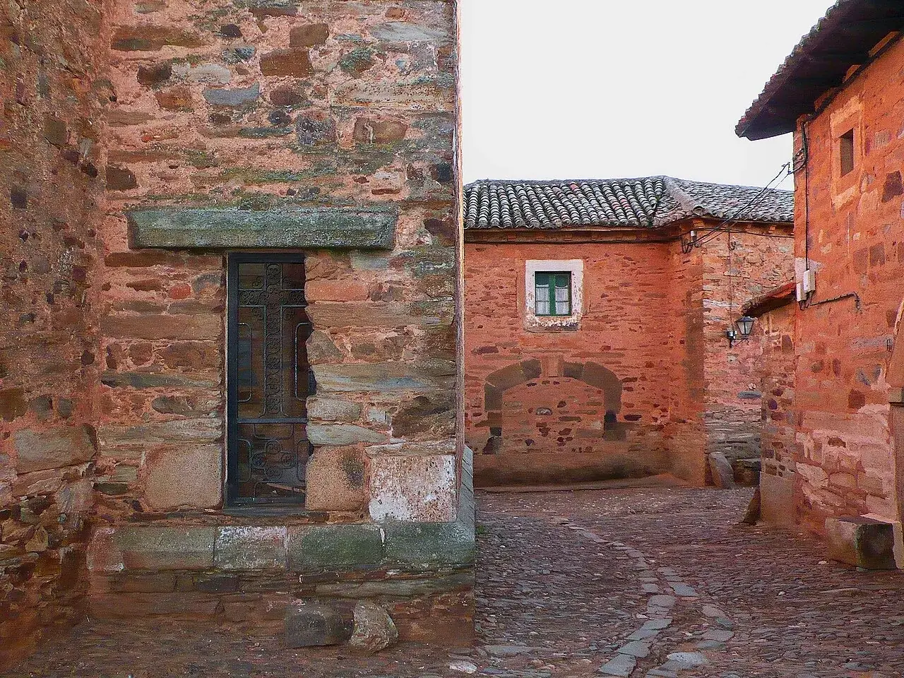 Calle empedrada de Castrillo de los Polvazares