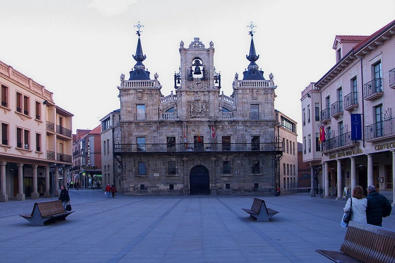 Plaza Mayor de Astorga con el Ayuntamiento