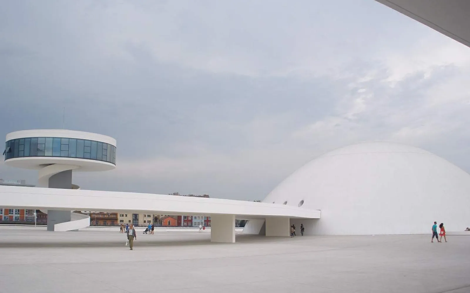 Qué ver en Avilés: el casco histórico, la calle Galiana, el Centro Niemeyer y el Bollo de Pascua