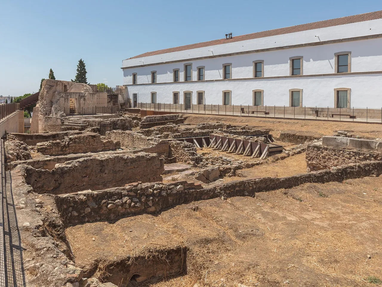 Excavaciones en la Alcazaba