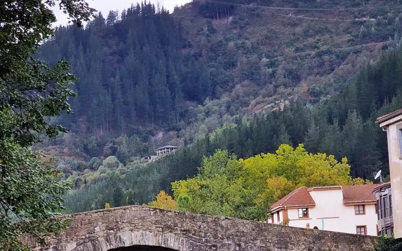 Qué ver en Balmaseda: la villa más antigua de Bizkaia, el Puente Viejo y la putxera