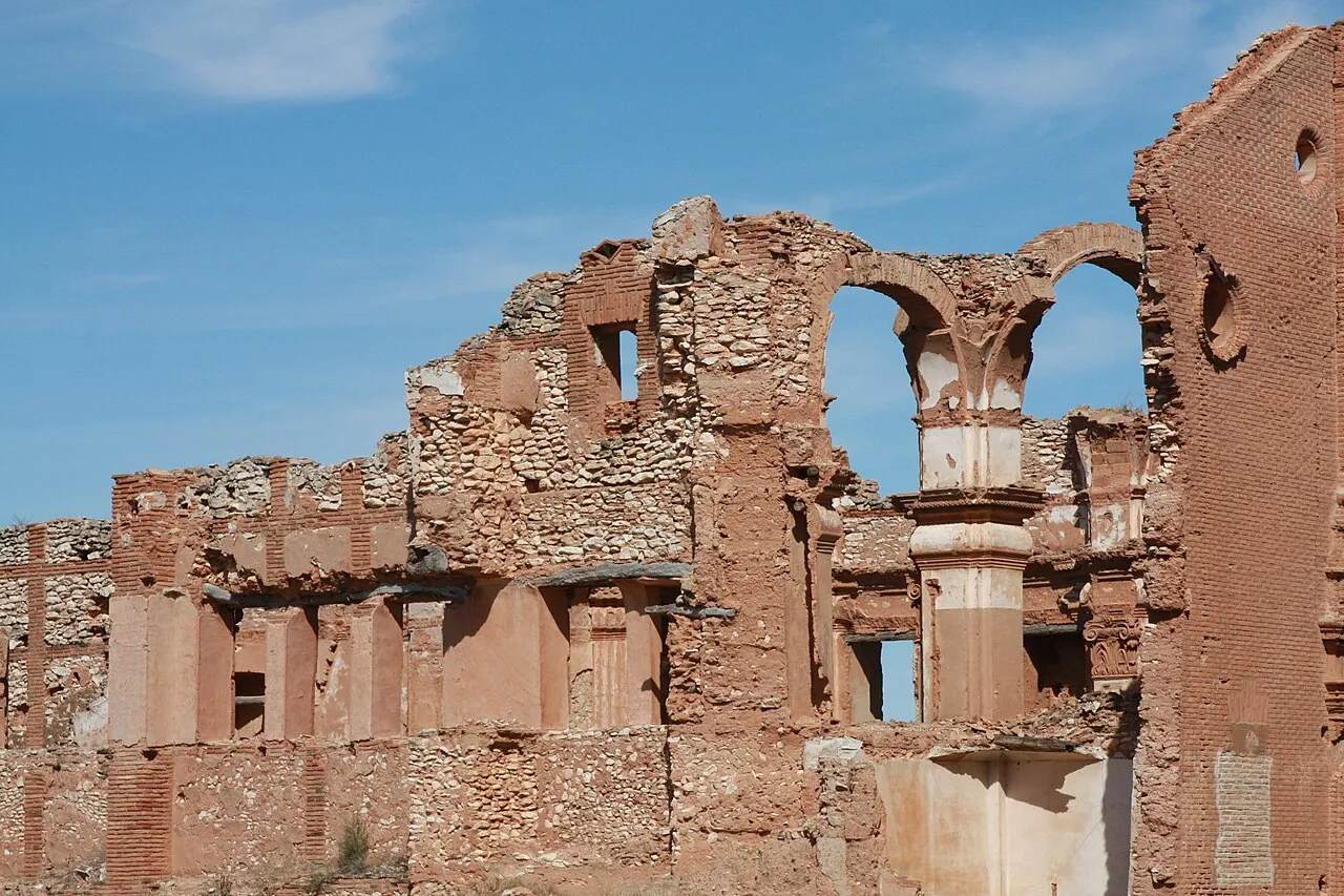 Calles en ruinas del Pueblo Viejo de Belchite