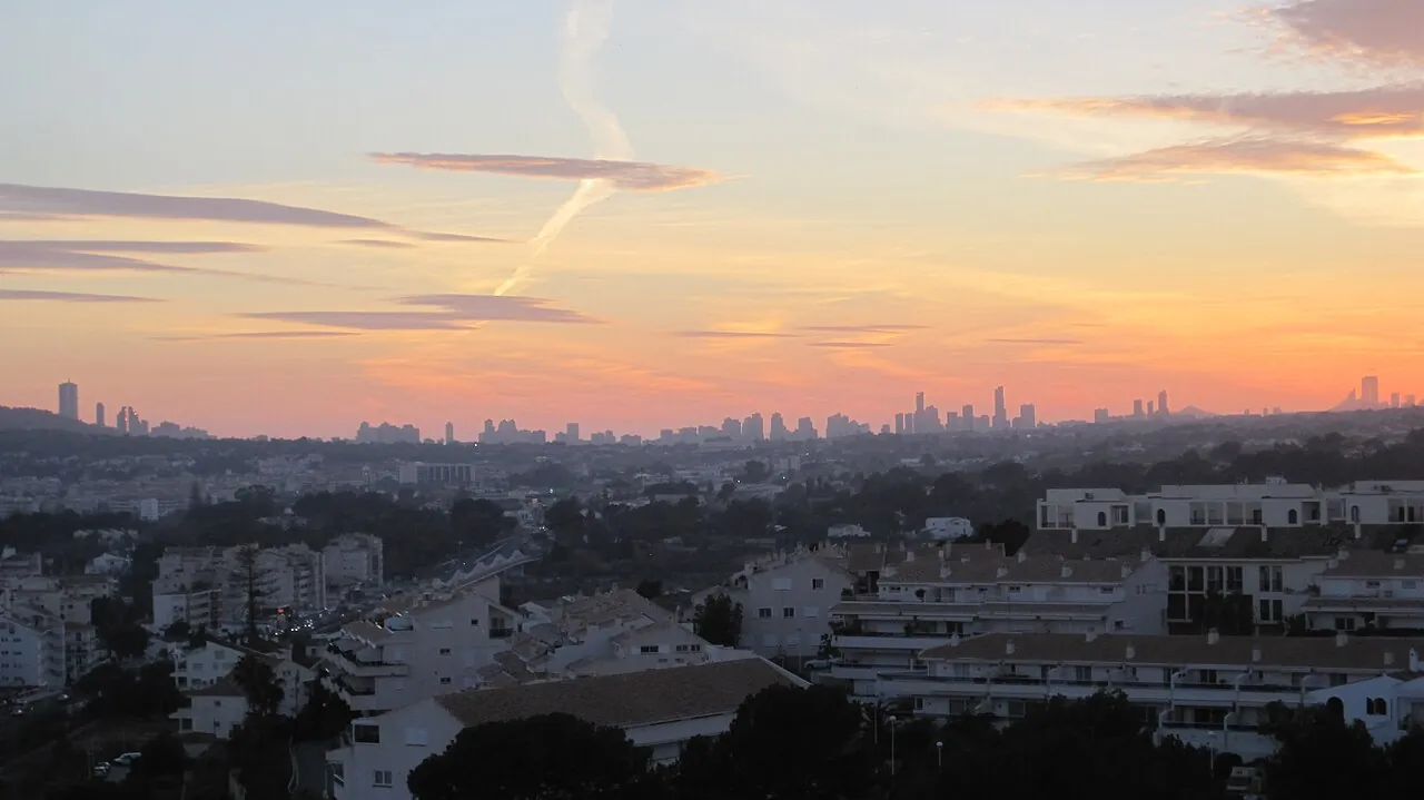 Skyline de Benidorm al atardecer