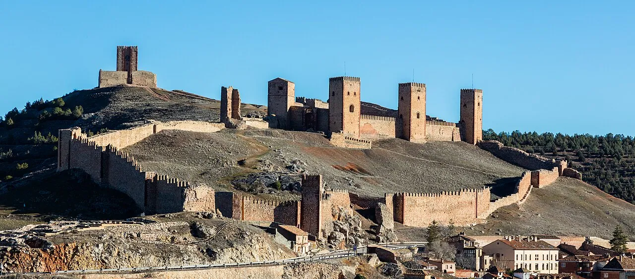 Vista del castillo de Molina de Aragón