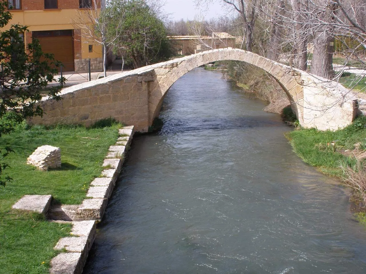 Puente romano sobre el río Jiloca en Calamocha