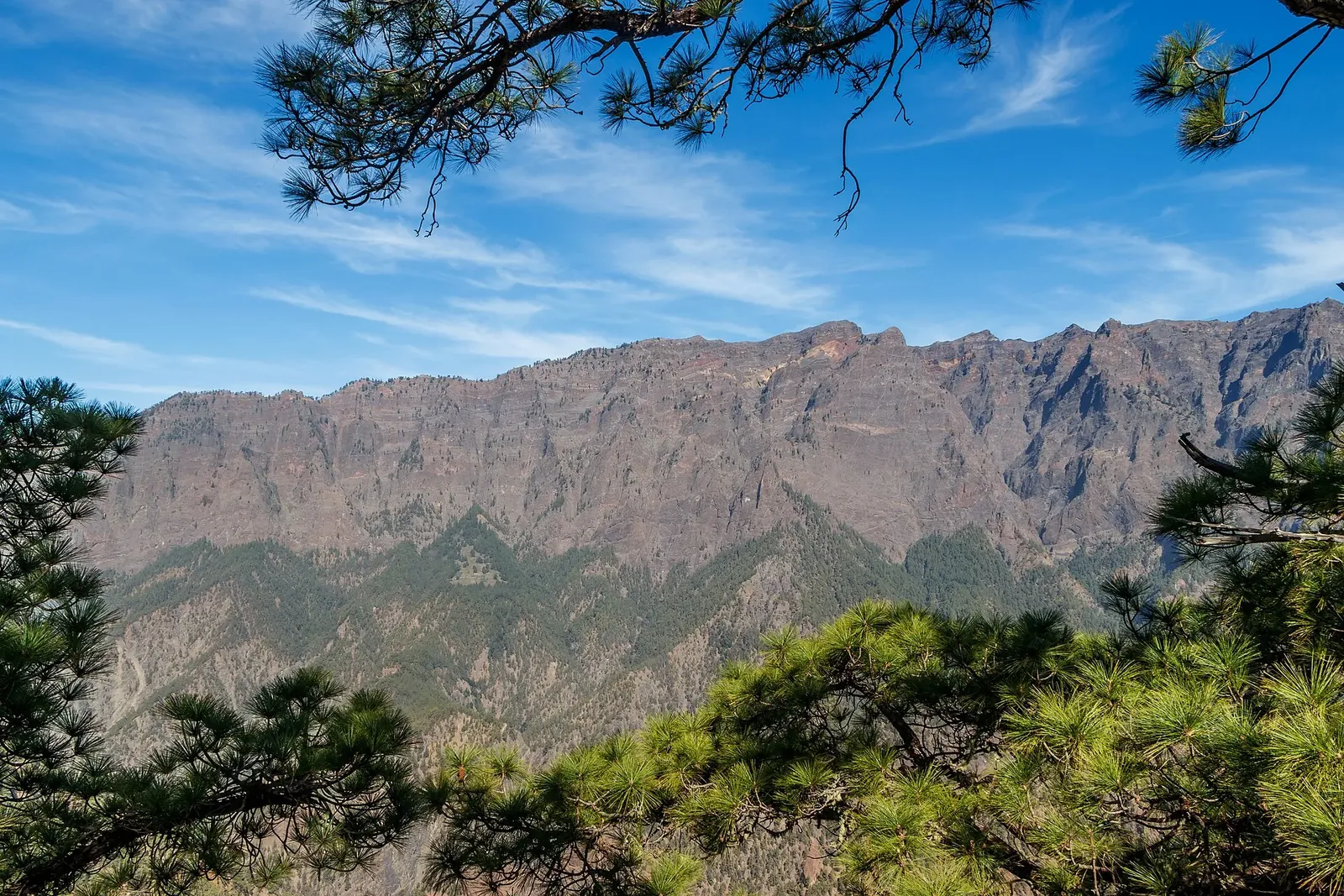 Caldera de Taburiente: la ruta de Los Brecitos, la Cascada de Colores y La Cumbrecita