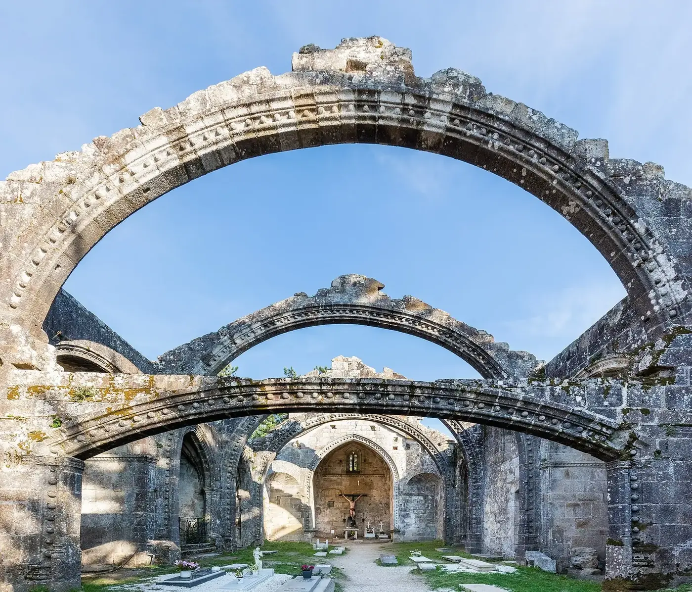 Arcos de las ruinas de Santa Mariña Dozo en Cambados