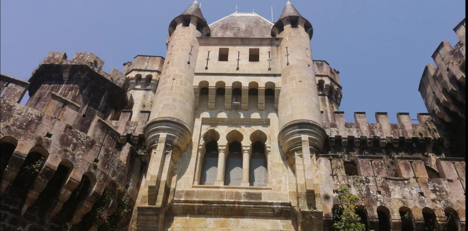 Fachada del Castillo de Butrón