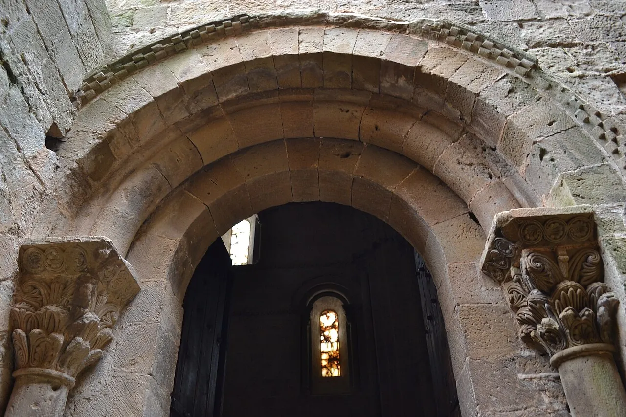 Iglesia románica de San Pedro en el castillo de Loarre