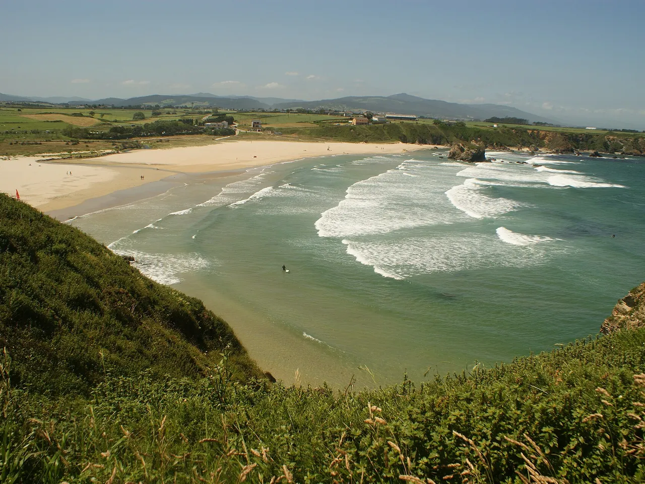 Playa de Peñarronda con arena y mar