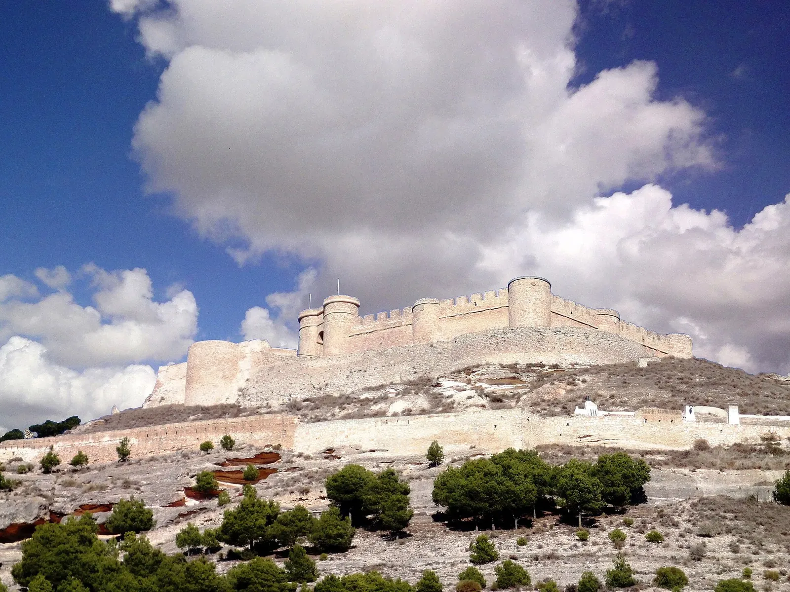 Castillo de Chinchilla sobre el cerro