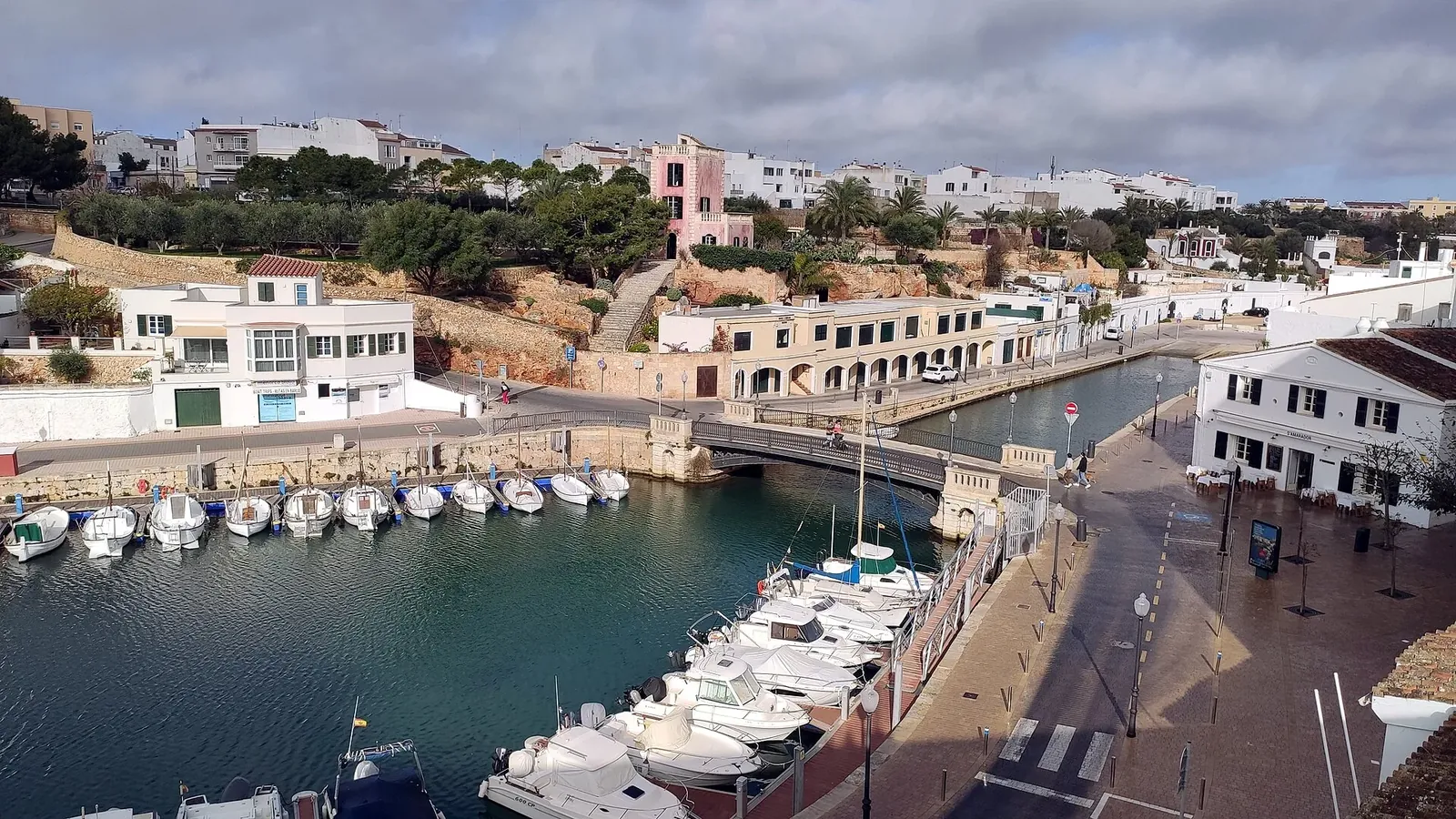 Qué ver en Ciutadella de Menorca: la antigua capital, su puerto, Sant Joan y las calas del sur