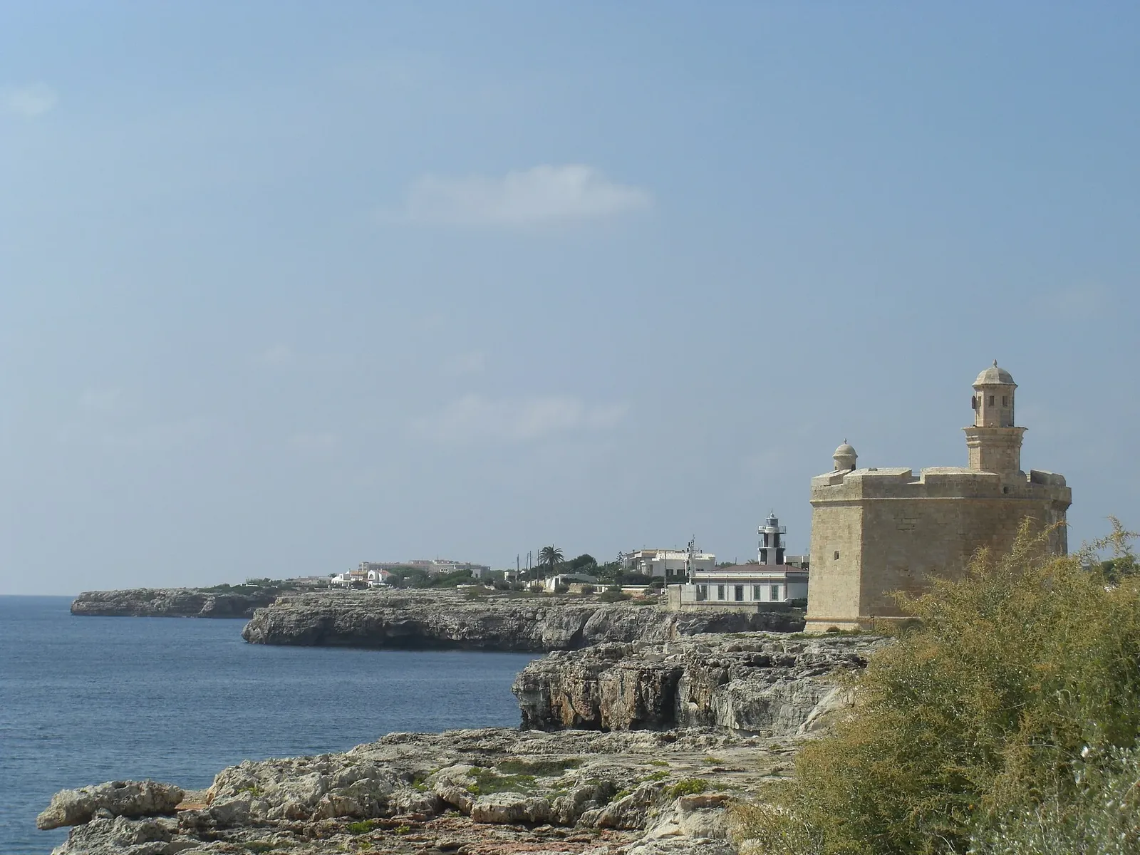 Castillo de Sant Nicolau en la costa de Ciutadella