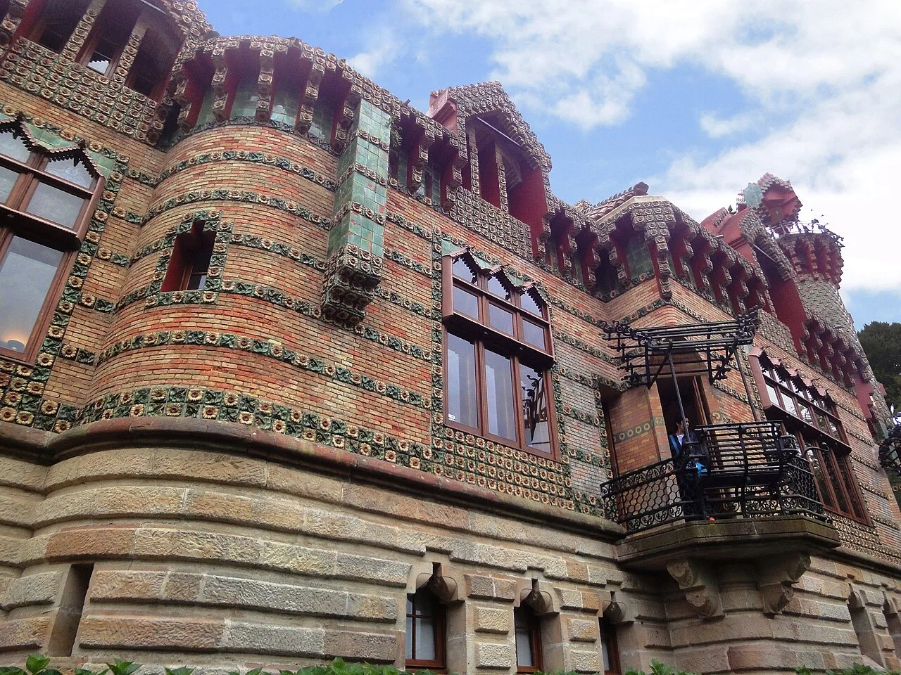 Balcón de El Capricho de Gaudí
