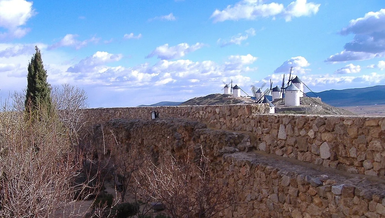 Molinos de Consuegra vistos desde el castillo