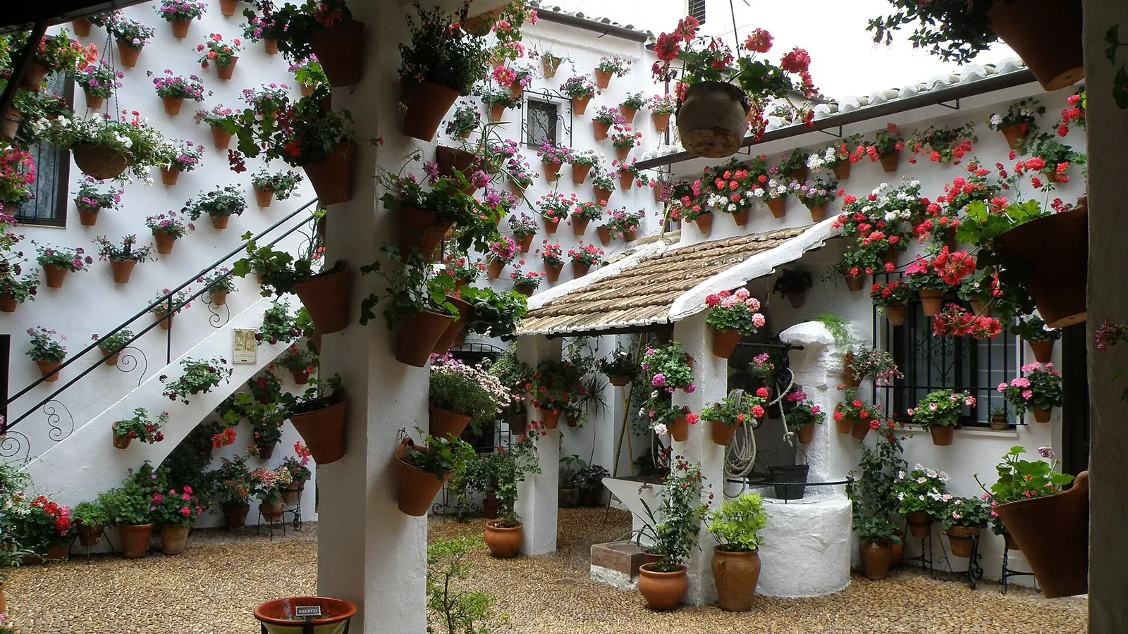 Córdoba más allá de la Mezquita: los patios, la judería, el Alcázar y la Calleja de las Flores