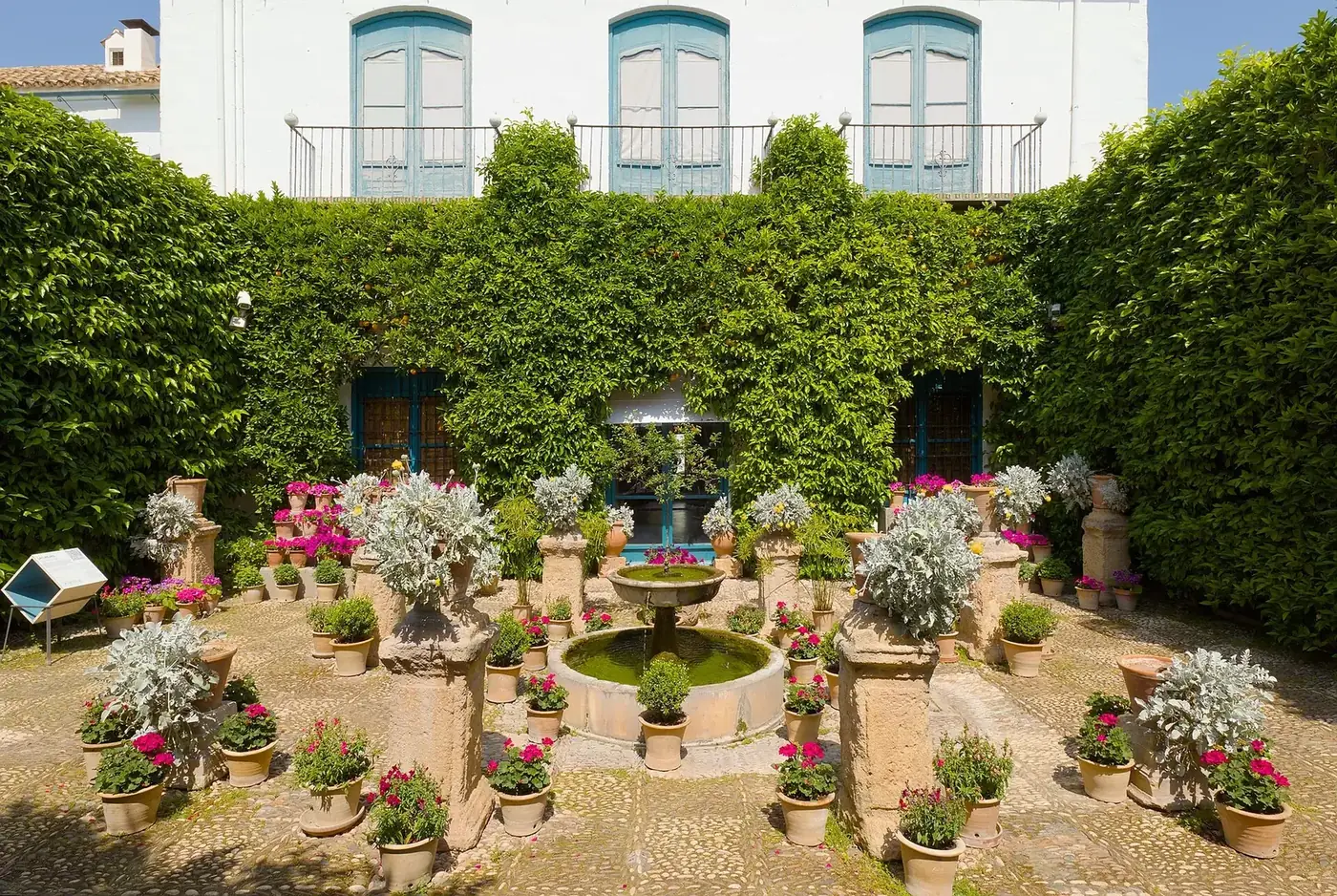 Patio de los Gatos del Palacio de Viana en Córdoba