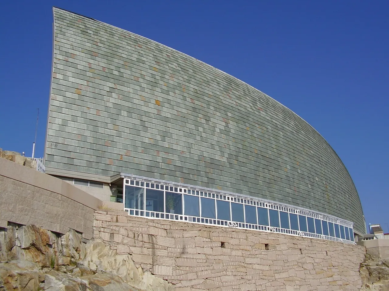 Fachada de la Domus