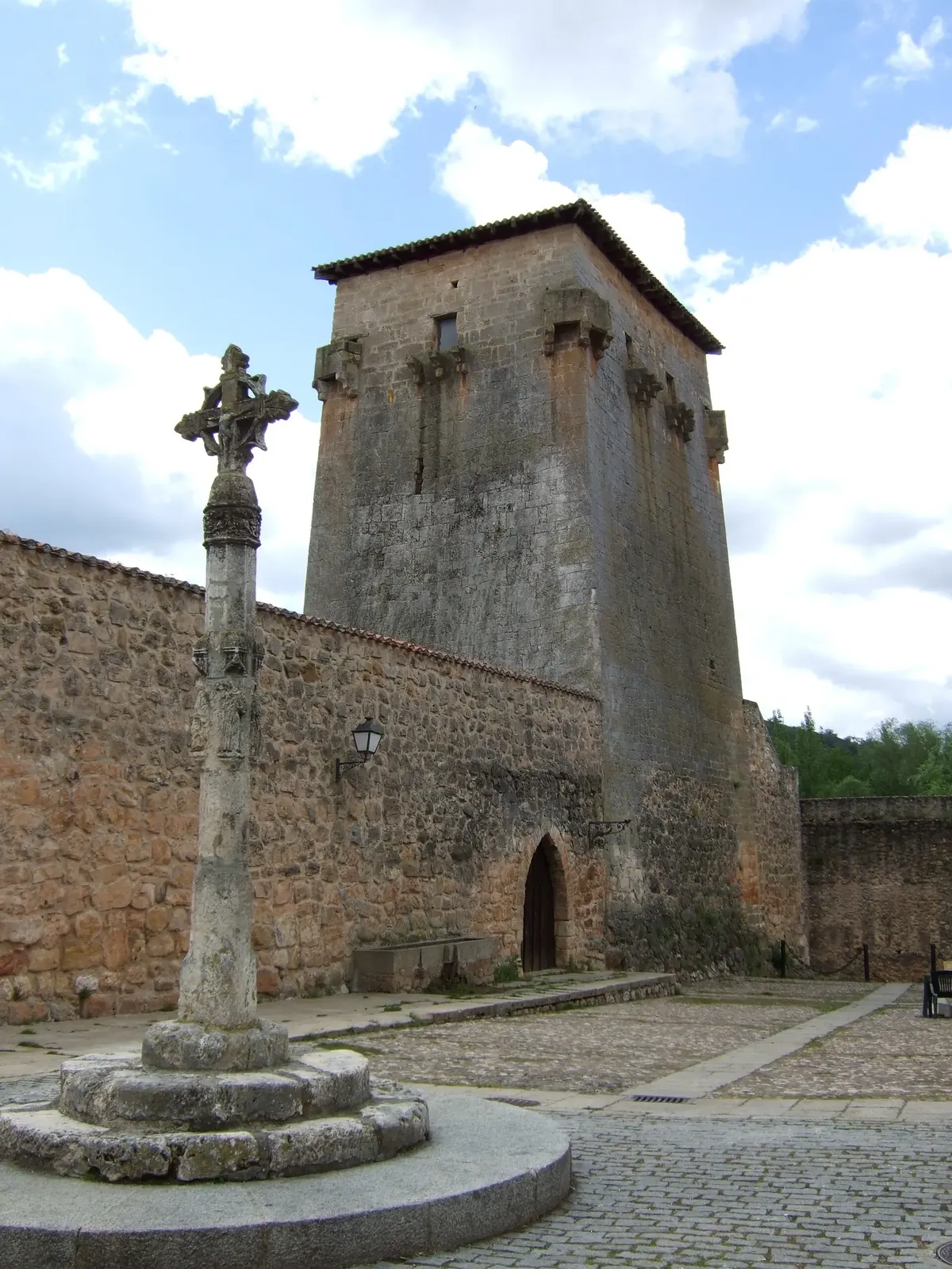 Torreón de Fernán González en Covarrubias