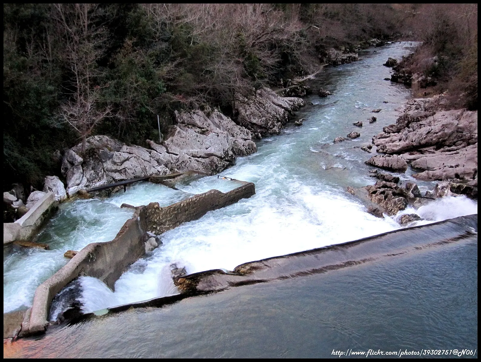 Río Pas a su paso por Puente Viesgo
