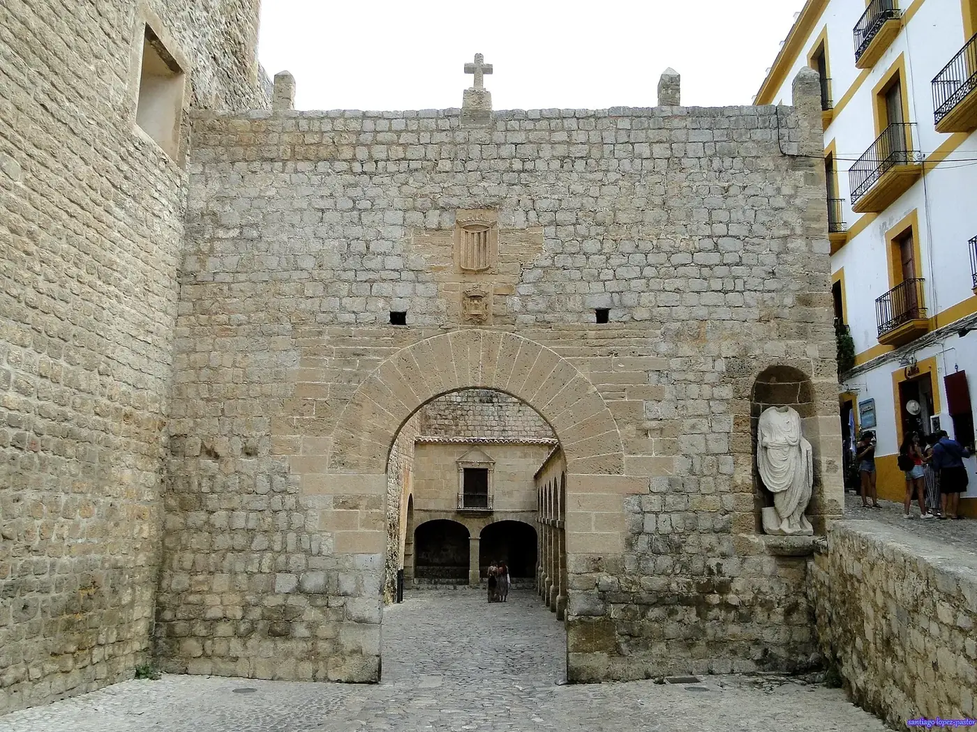 Patio de Armas de Dalt Vila en Ibiza