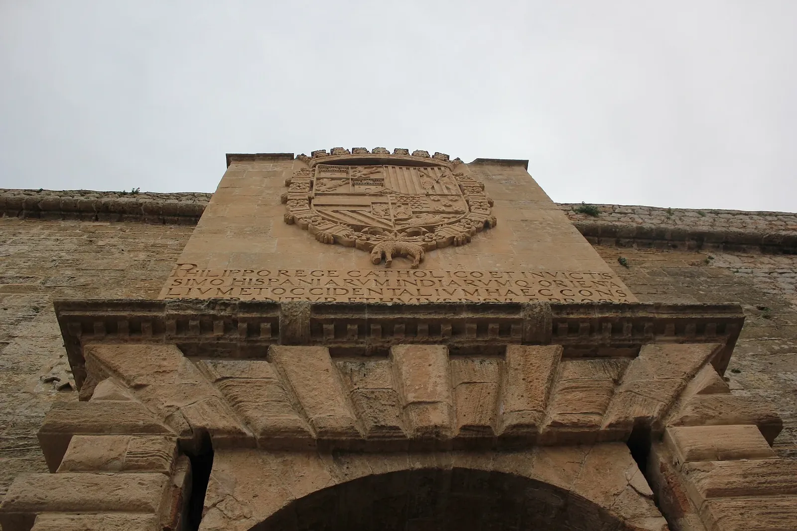 Escudo sobre el Portal de ses Taules, entrada a Dalt Vila