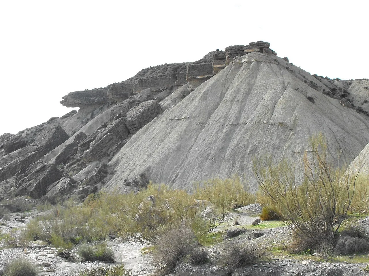 Cerro erosionado en el Desierto de Tabernas