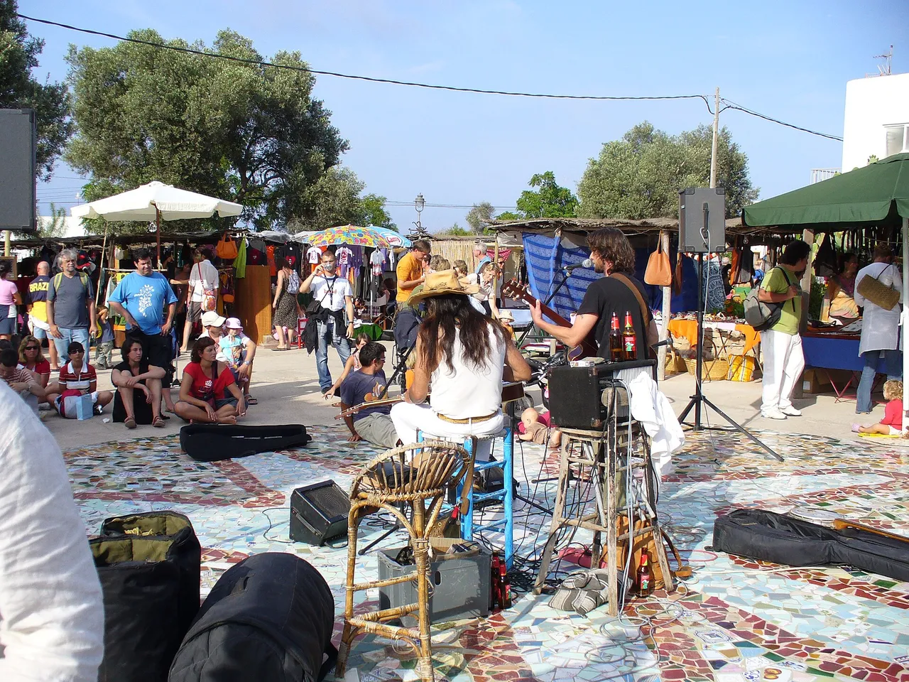 Mercadillo hippy de El Pilar de la Mola en Formentera