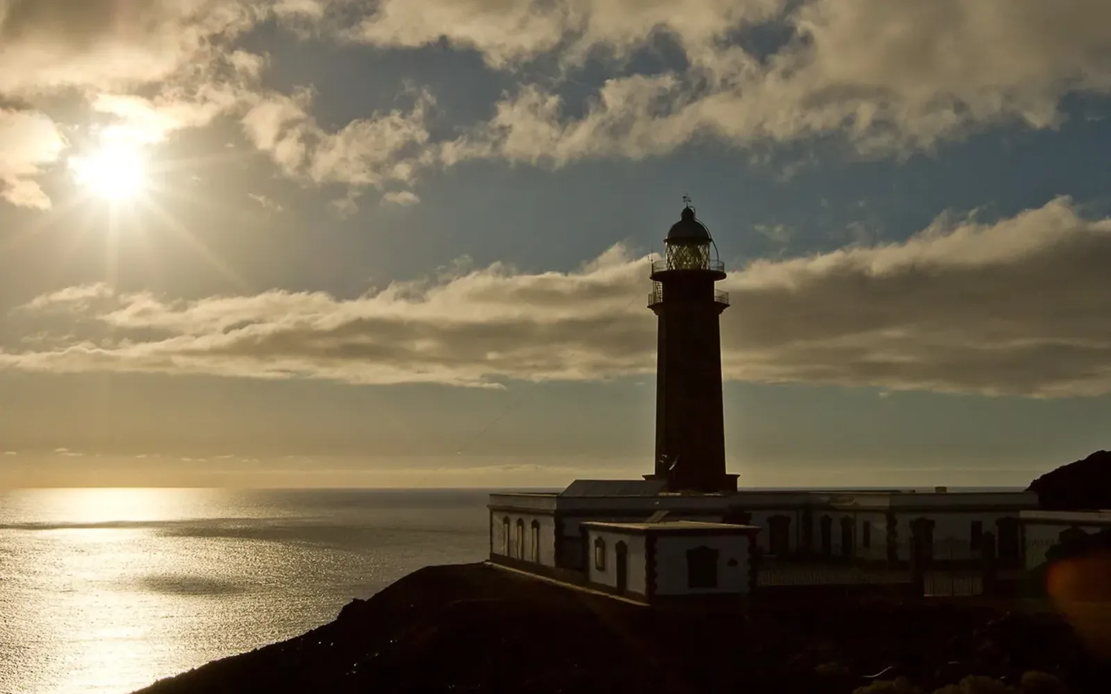 Faro de Orchilla (El Hierro): el antiguo meridiano cero y los miradores del Golfo