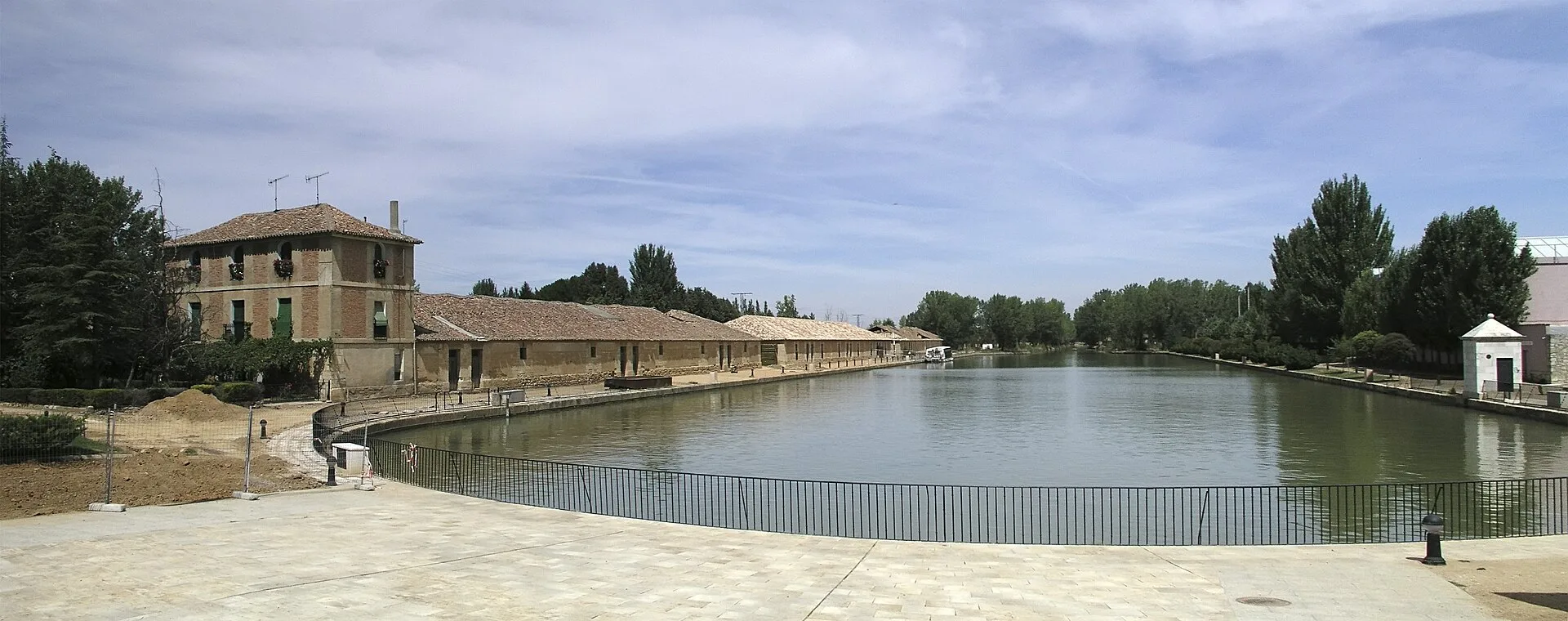 Dársena del Canal de Castilla en Medina de Rioseco