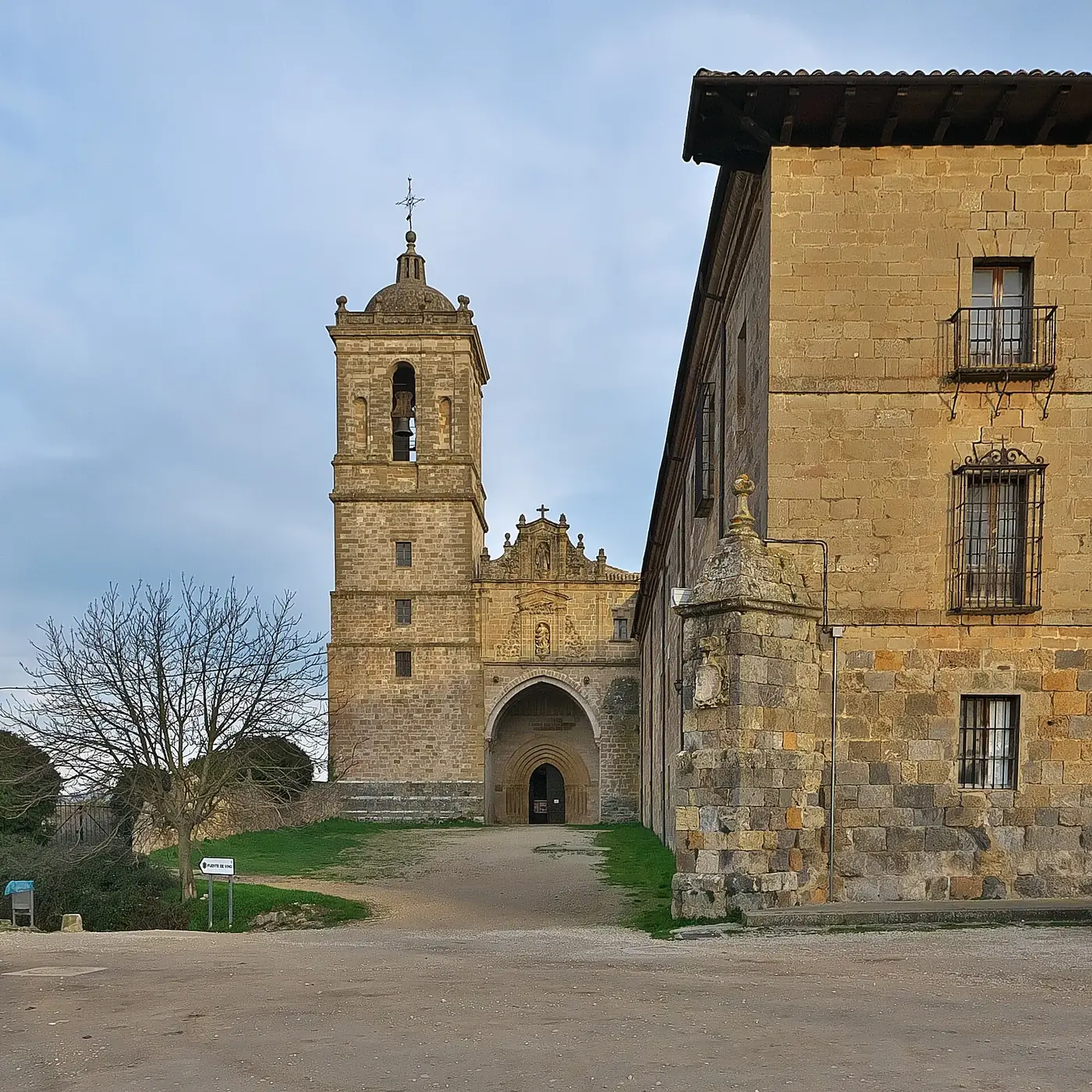 Fachada del Monasterio de Irache
