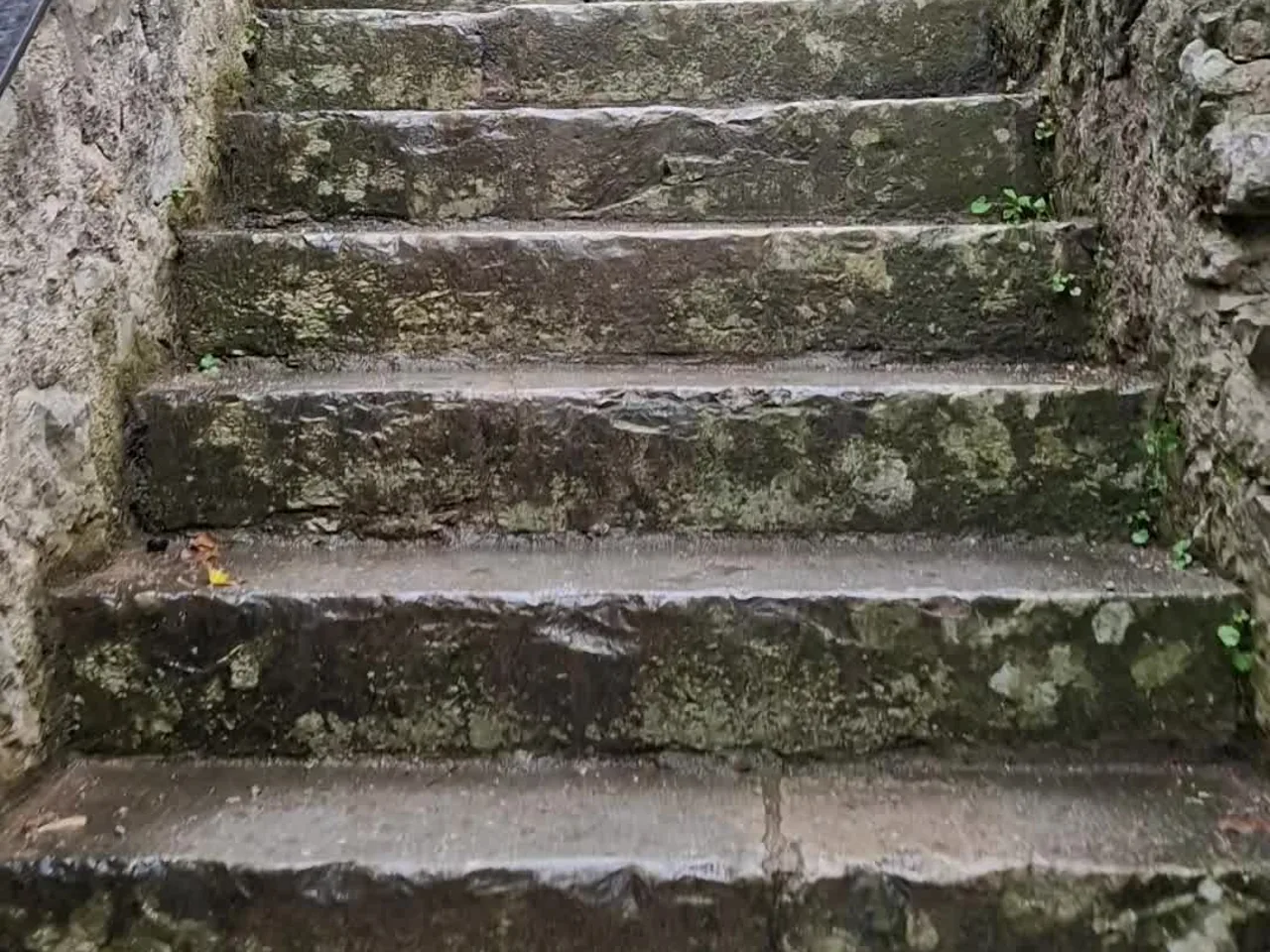 Escalera de piedra del casco histórico
