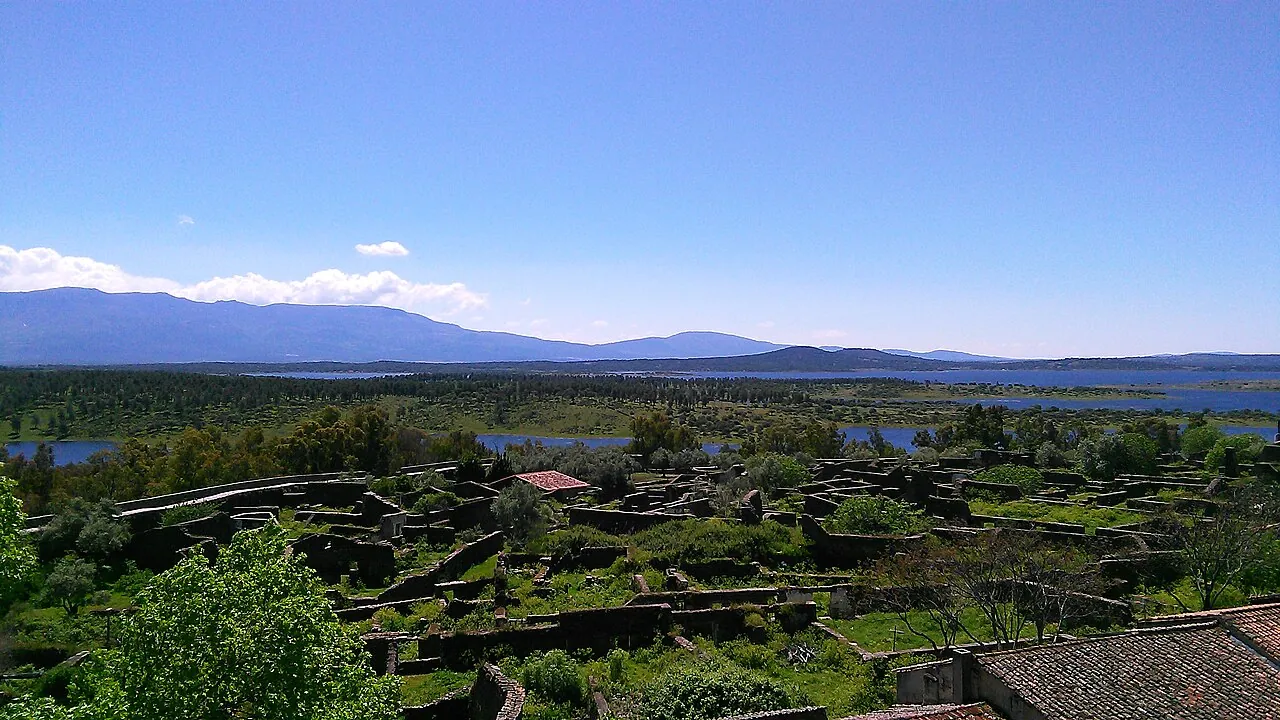 Embalse de Gabriel y Galán desde Granadilla