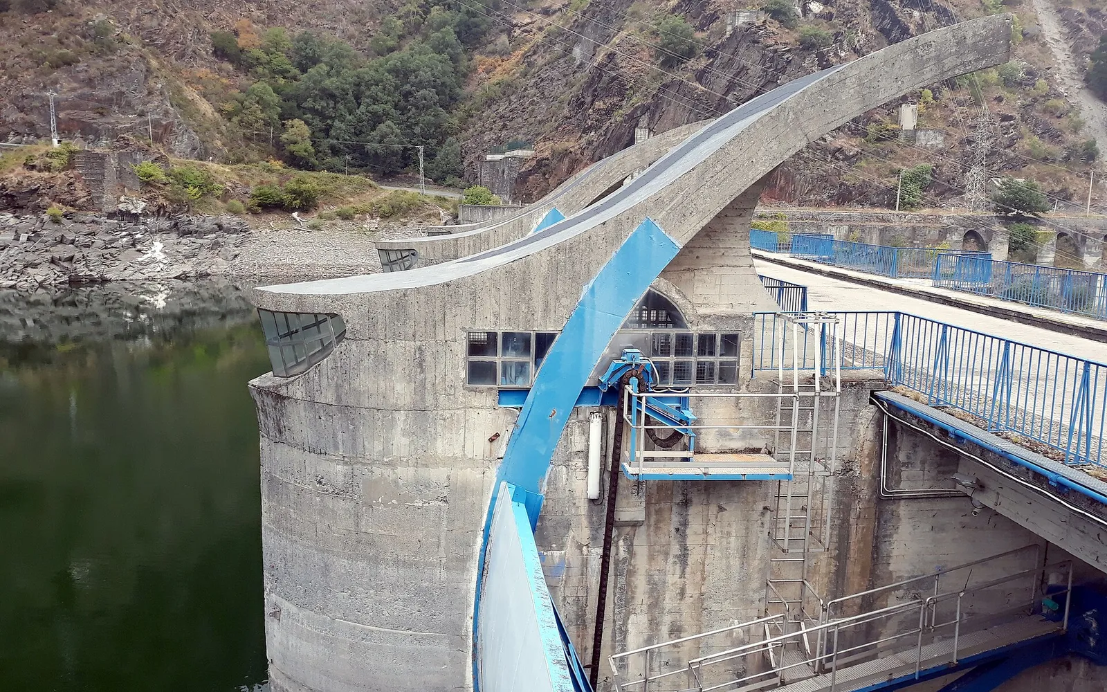 Qué ver en Grandas de Salime: el embalse, el Museo Etnográfico y el Camino Primitivo