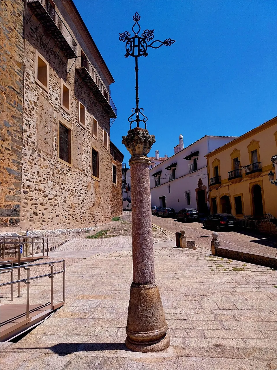Calles de Guadalupe junto al monasterio