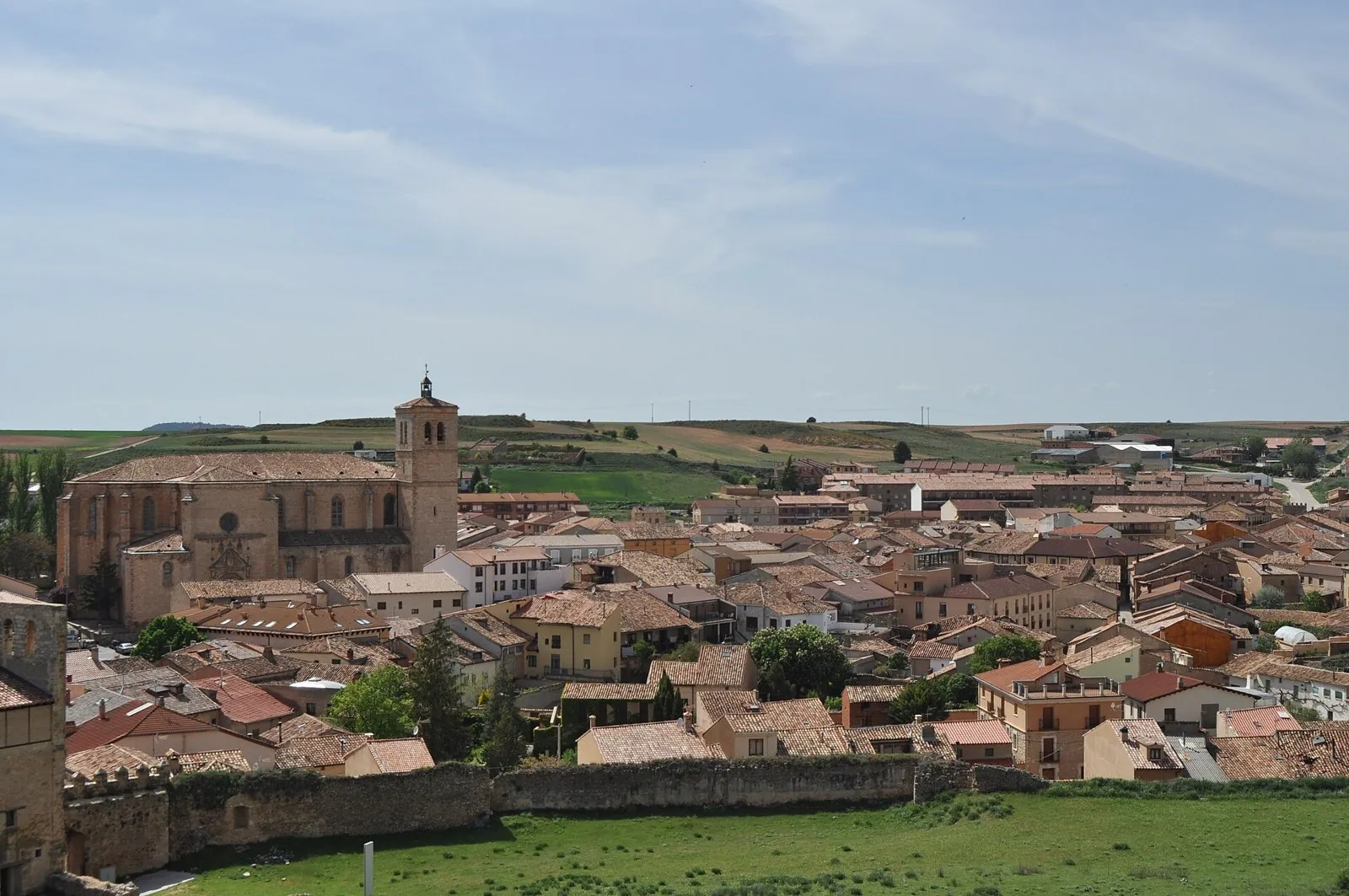 Berlanga de Duero con su colegiata y el castillo, Soria