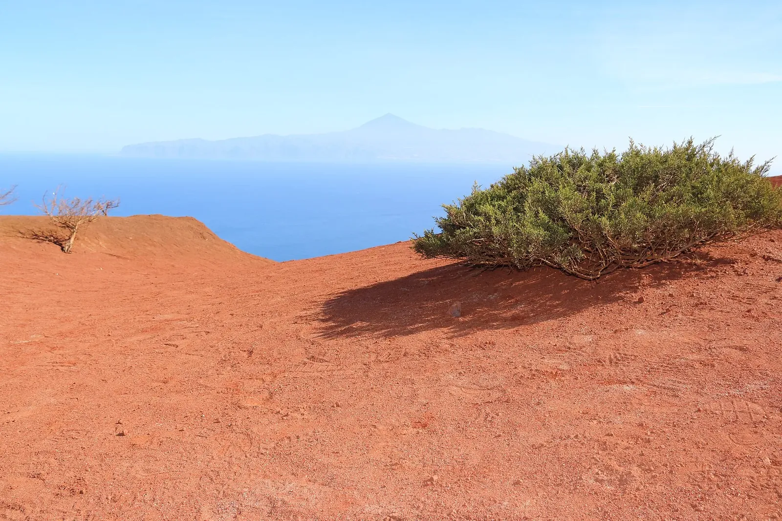 Vista del Teide desde el risco de Abrante en La Gomera