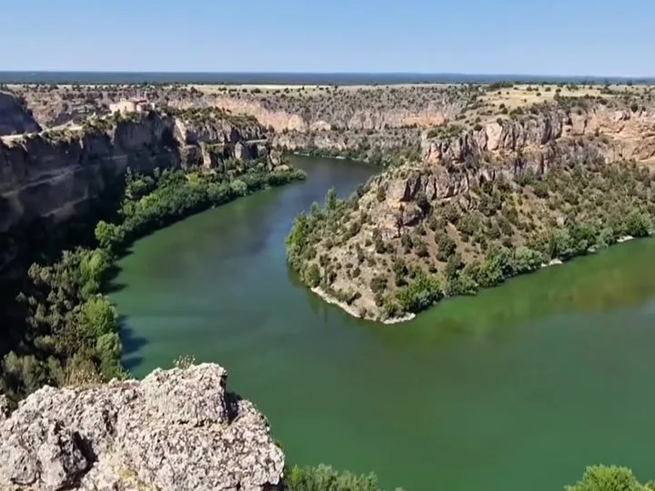 Meandro del río Duratón entre paredes de roca