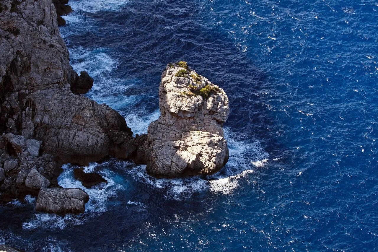 Mirador del Mal Pas e islote del Colomer