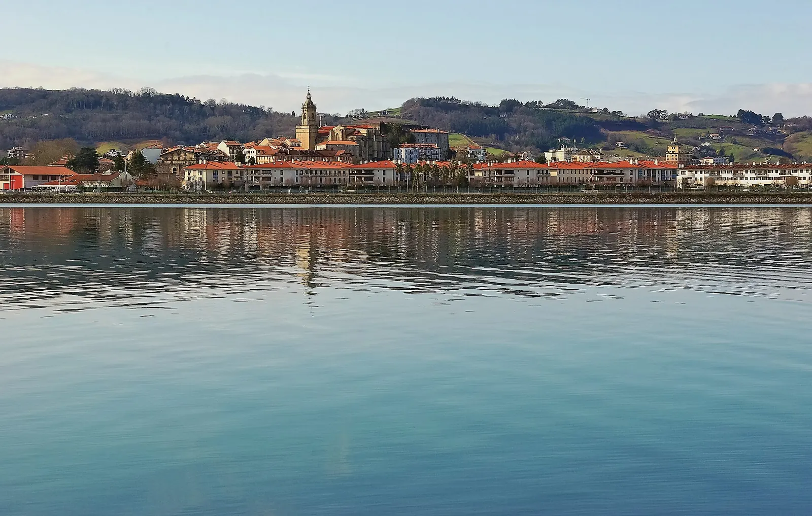 Hondarribia vista desde Hendaya