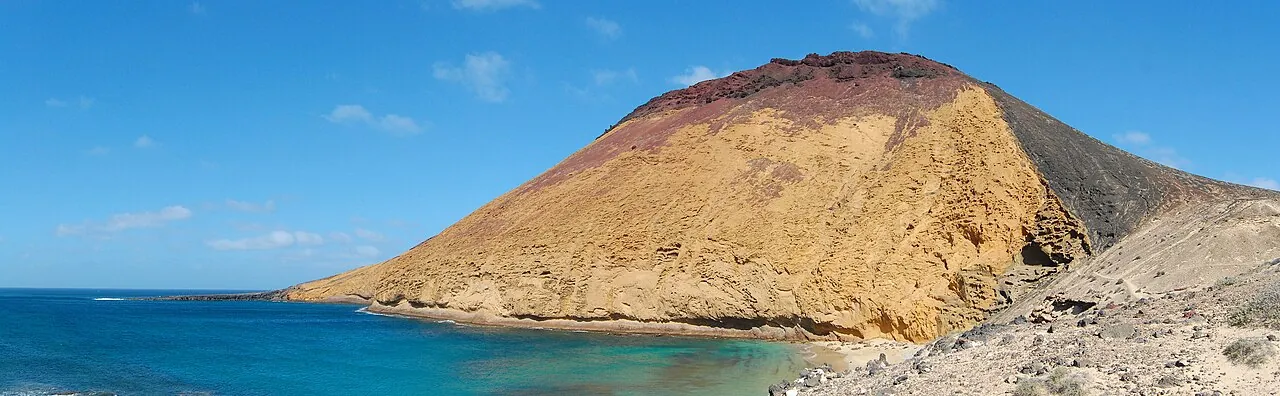 Montaña Amarilla y Playa de la Cocina