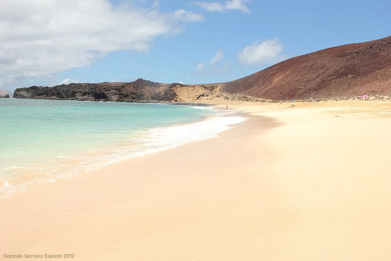 La Graciosa: la isla sin carreteras asfaltadas de Canarias