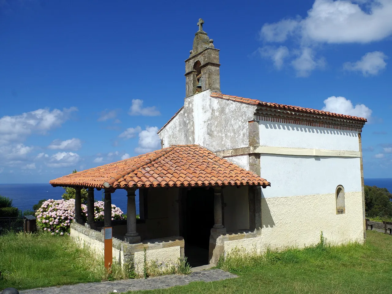 Capilla de San Roque en Lastres