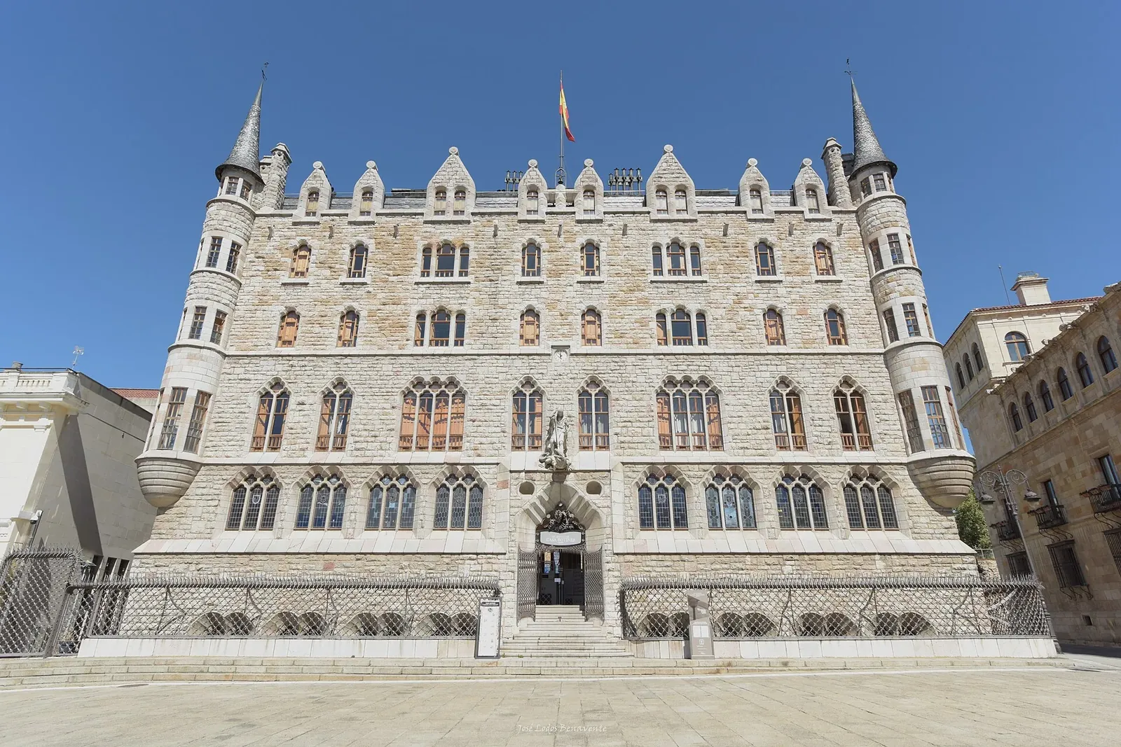 Casa Botines de Gaudí en León